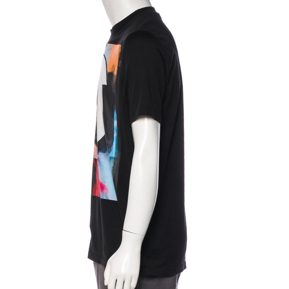 SOLD 🛍GIVENCHY GRAPHIC PRINT T-SHIRT 💯 AUTHENTIC - Picture 3 of 7
